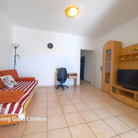 Apartman Samblic クルク エクステリア 写真