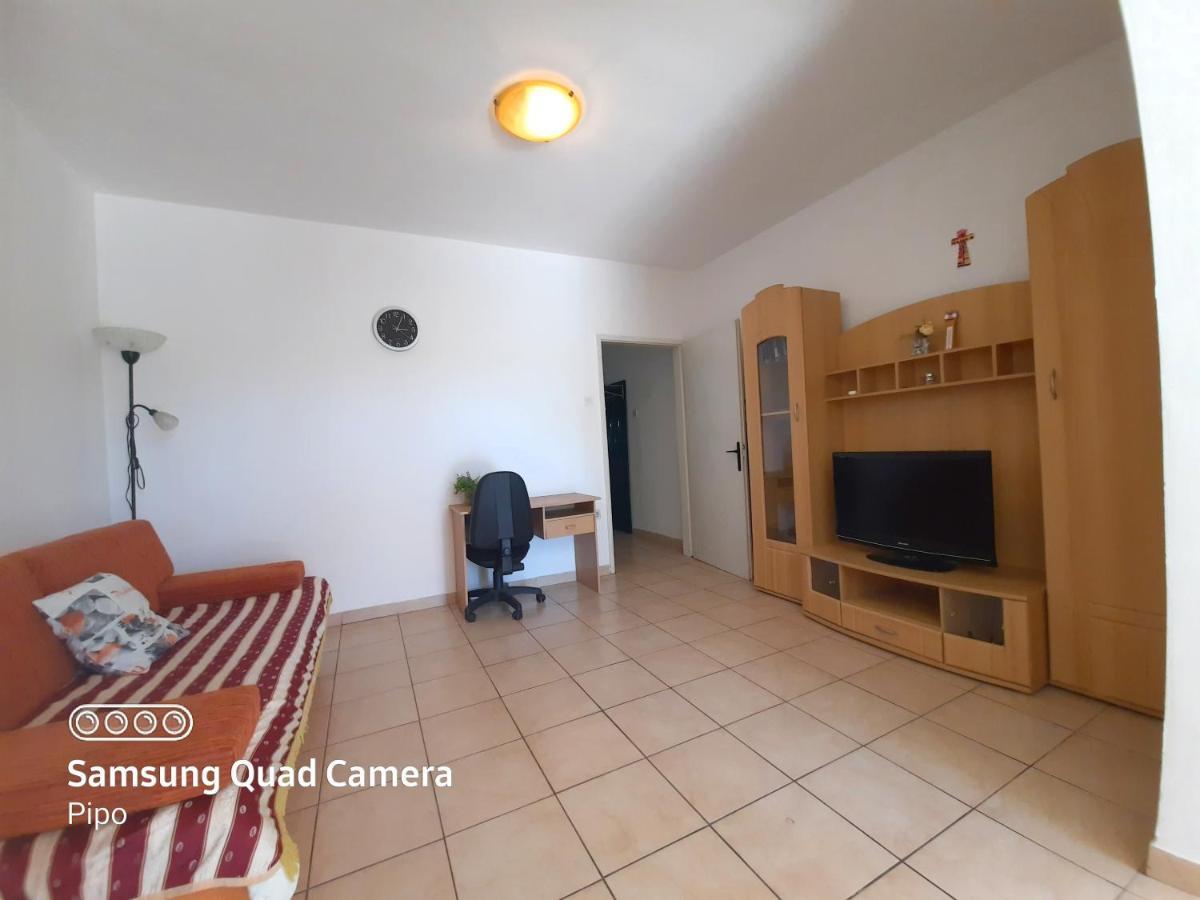 Apartman Samblic クルク エクステリア 写真