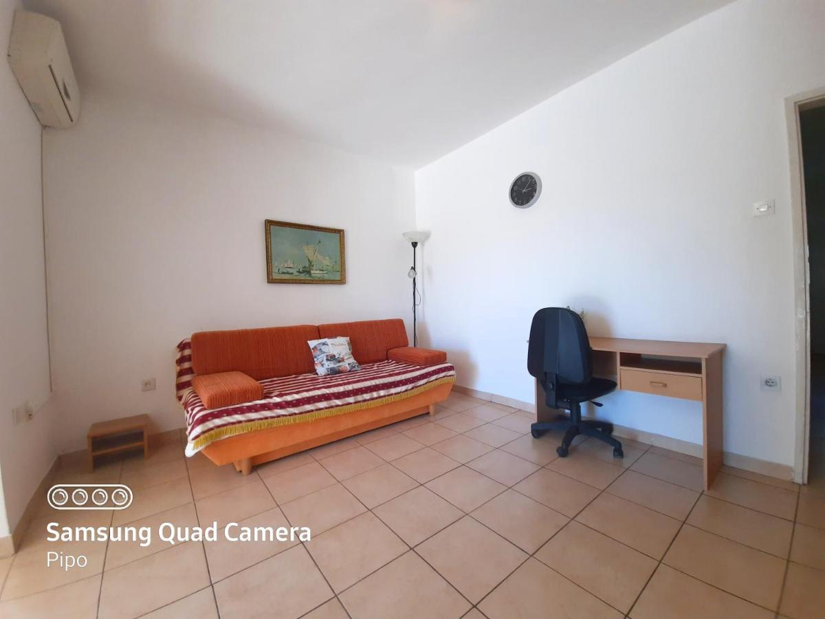 Apartman Samblic クルク エクステリア 写真