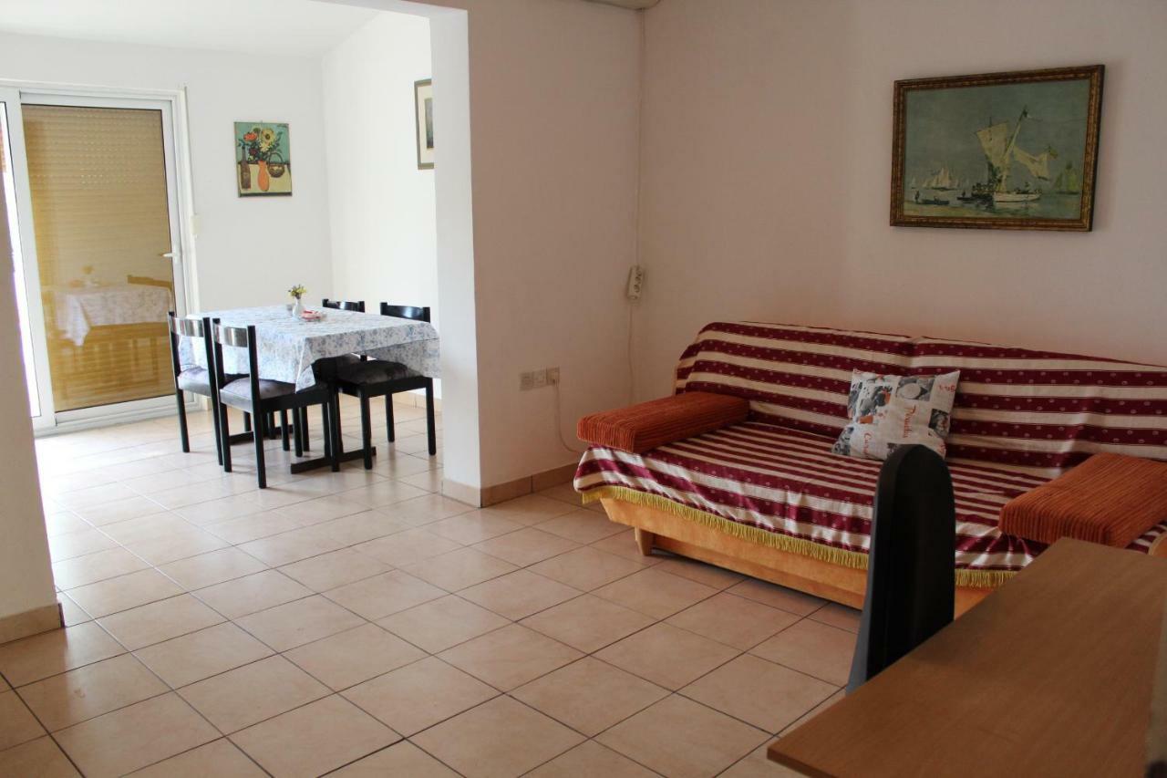 Apartman Samblic クルク エクステリア 写真