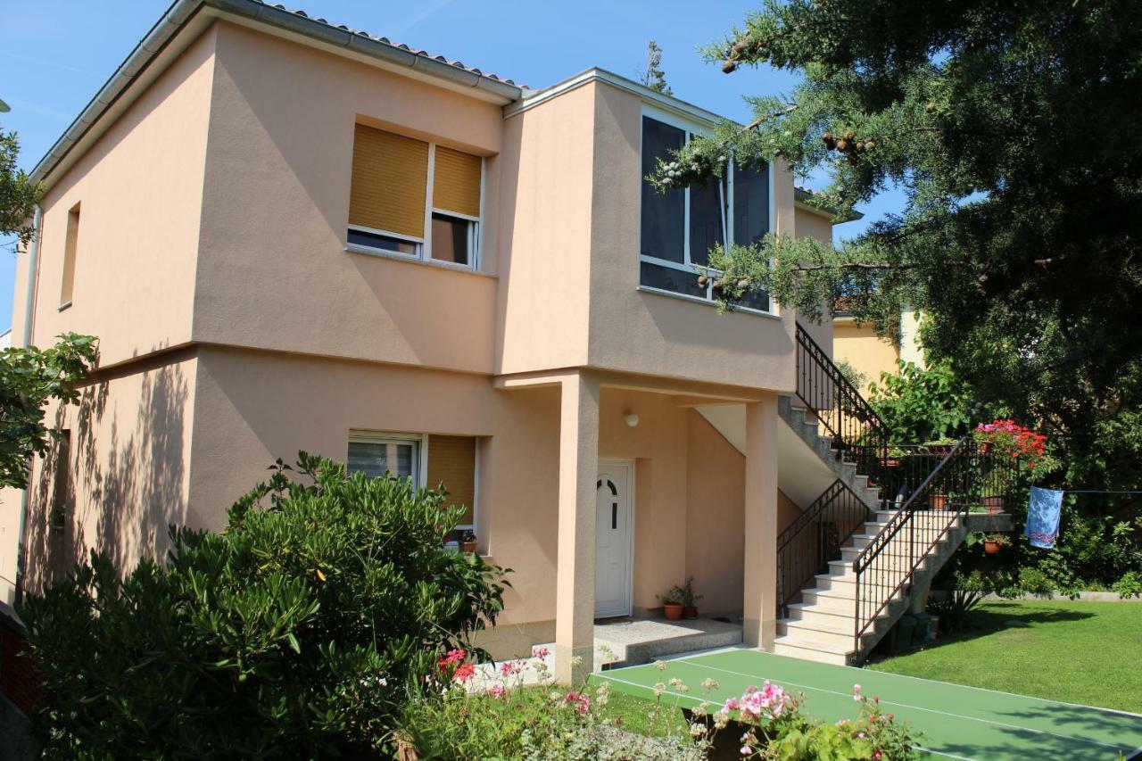 Apartman Samblic クルク エクステリア 写真